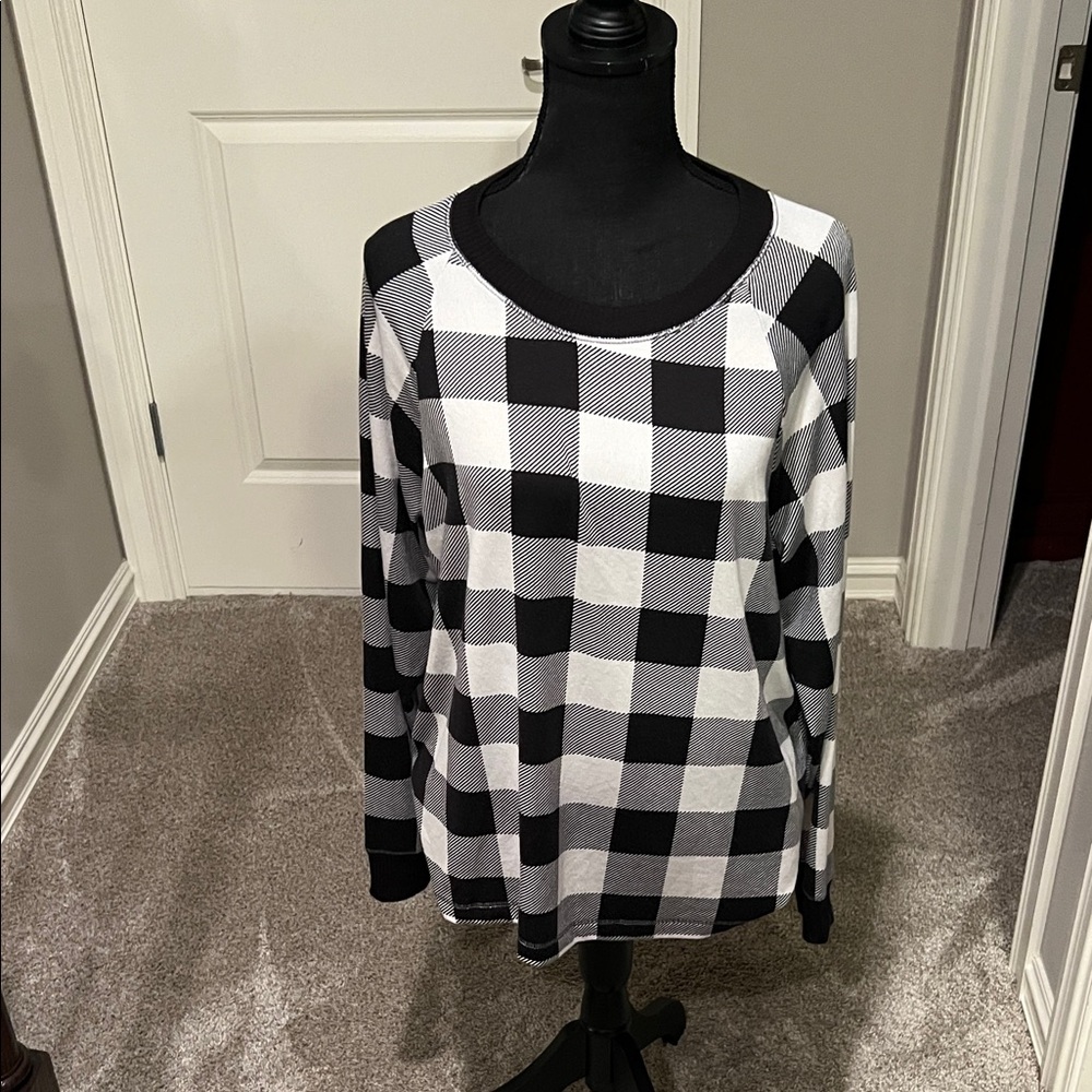 Black and White Checkered Women's Pajama Top